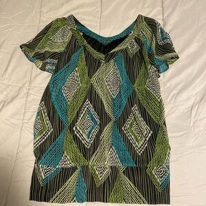 Woman’s geometric design dress shirt